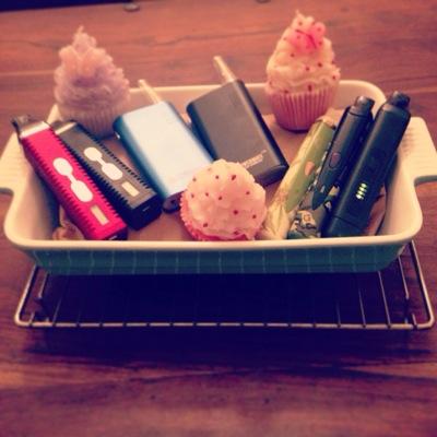 Small independant online business based in Yorkshire. Follow us on instagram @halfbakedbuds or purchase our sweet supplies from eBay @ halfbakedv