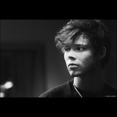 5sosfamxxxxx's profile picture. rt this-- https://t.co/0RdJNivcbU