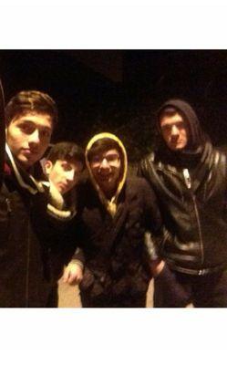 poryadke's profile picture. what the fuck happened?