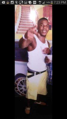 _iGrind2Shine's profile picture. FAITH. FAMILY. FOOTBALL. Im just trying to balance it all out. #1900Fam #TRIO #OneLove