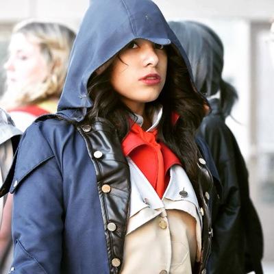 Superwholockassassin! Geeky chick who cosplays and do impressions. Huge fan of Assassin's Creed, and cosplayer. Art is my passion and a proud NativeAmerican.