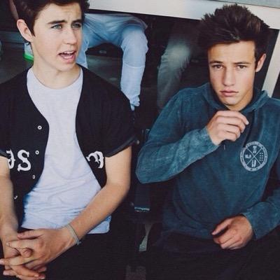 Follow me & i follow back :) Insta:afnaan_xo
love nash and cam 
love jack&jack their music