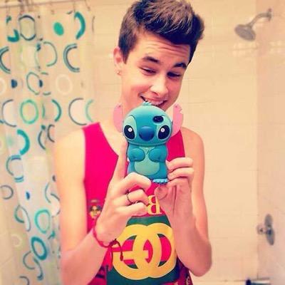 guys dont really care if you have a thigh gap- kian lawley