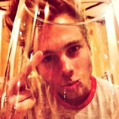 ∞ Hot sauce is good, but 5SOS is better ∞ :::: live for 5sos and 1D. RETWEET THIS:::  https://t.co/kj9k47LKbZ