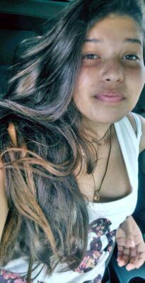 emillymaraiza's profile picture. 