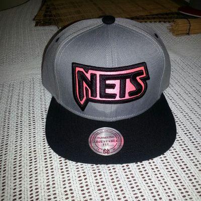 vendemos gorras poloche y pantalones todo amuy buen presio sile interesa favor llamar o contactar a nuestro numero 8293927043 bonao rd