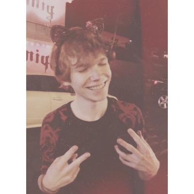 here to radiate positive vibes to chasers ☻☻ dont ever give up, okay? ☼