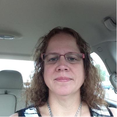 Laurahalfdime's profile picture. Just a middle aged single woman.