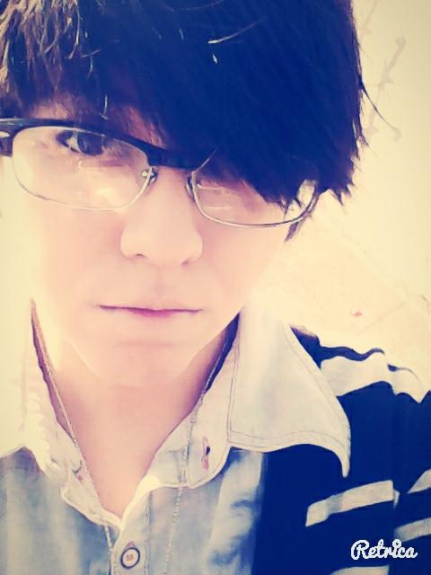 Hi, I'm love the music kpop, jrock etc. I'm love eat and chocolat :3  i'm a psychopath