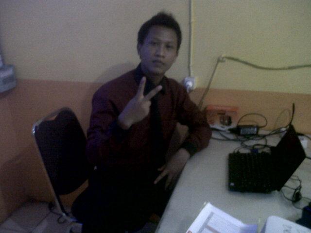 Umur : 19 tahun