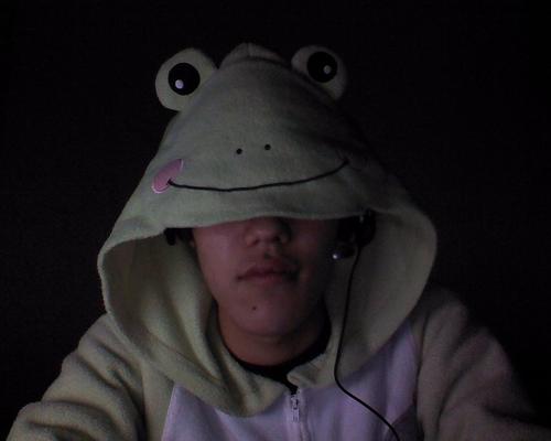 ms06e's profile picture. どうもms-06です。最近は 家庭菜園・カフェ・アニメ・酒のことなどつぶやいてます。 したいことをひたすらする。思い立った時にやらなきゃ人生後悔する。無類の酒好き甘党です。