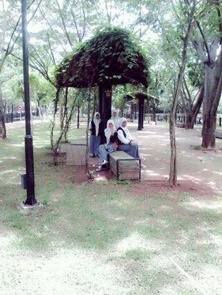 andini_bolo's profile picture. sakitnya tuh disinih...........:(