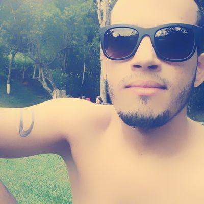 Cada sonho que você deixa para trás é um pedaço do seu futuro que deixa de existir. =)