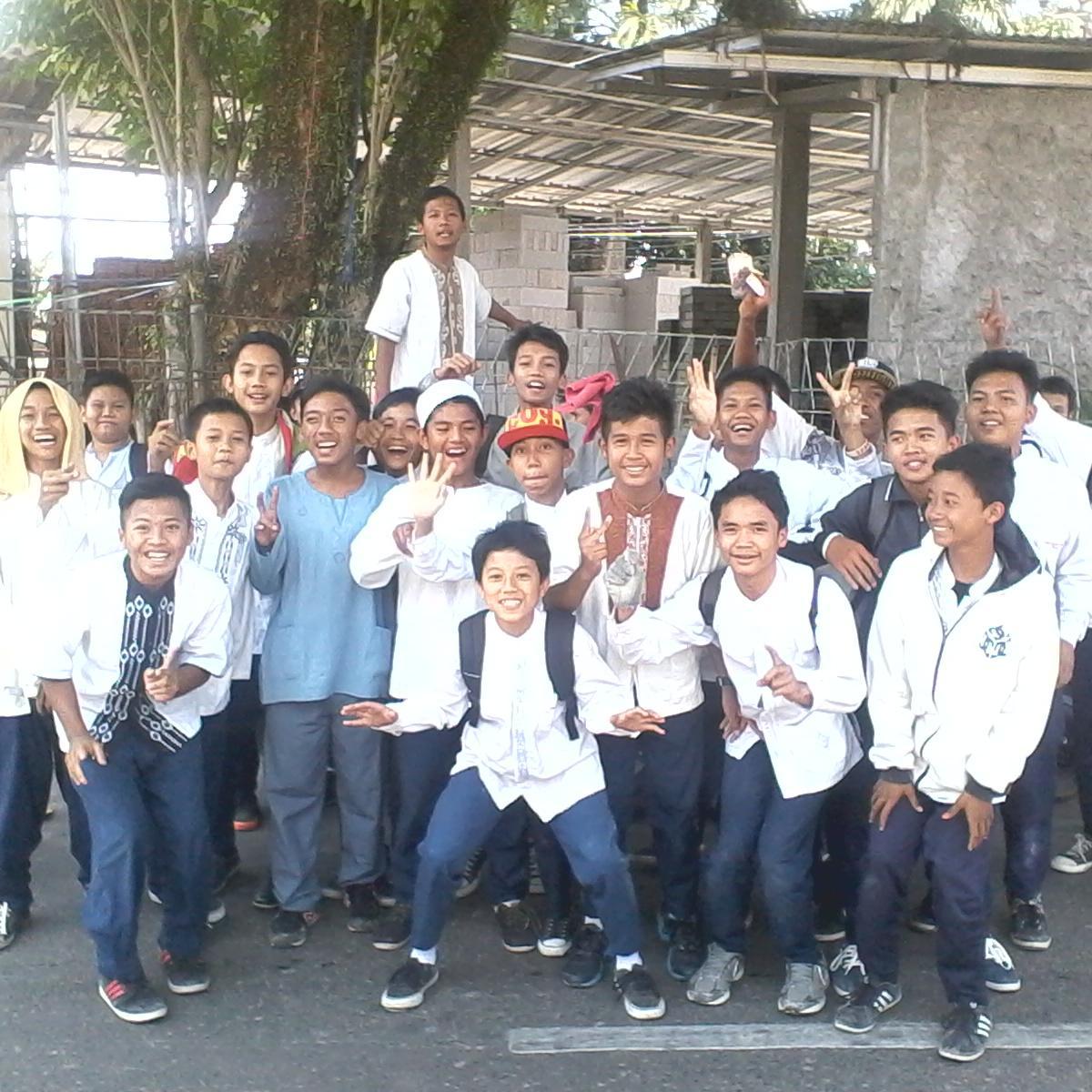 Persahabatan, Kebersamaan dan Solidaritas| Akun barisan pelajar| SEKOLAH PARA BINTANG DEPOK 'SMP DHARMA PERTIWI 24'| since 6 Maret. GAME NEVER STOP!