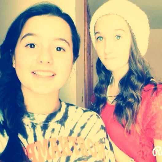 2 girls trying to make it on youtube! Professional fangirls ~ Joey's Psychopaths