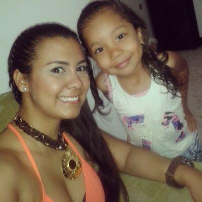 jessily_25's profile picture. 