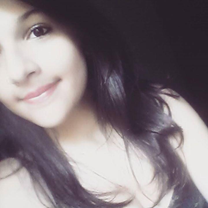 Vivo pra ser feliz, não vivo pra ser comum ♪ *-*