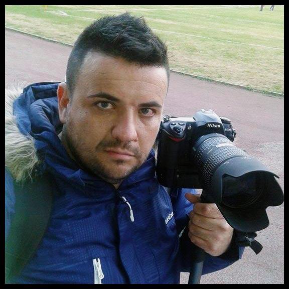 fotografo @ komunicare agenzia fotogiornalistica, innamorato del calcio e delle donne !!! (specialmente di quest'ultime).