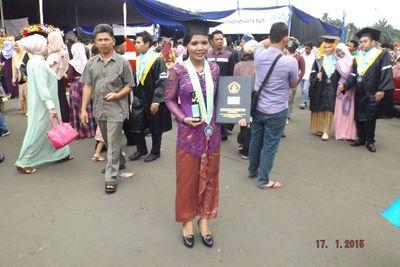 Hidup adL perjuangan ..
brjuang tuk mengubah msa dpn mjd Lbh baik & mmbahagiakan keLuarga & smua org ..

I L0ve my famiLy ..
Jesus Christ is my Lord forever
