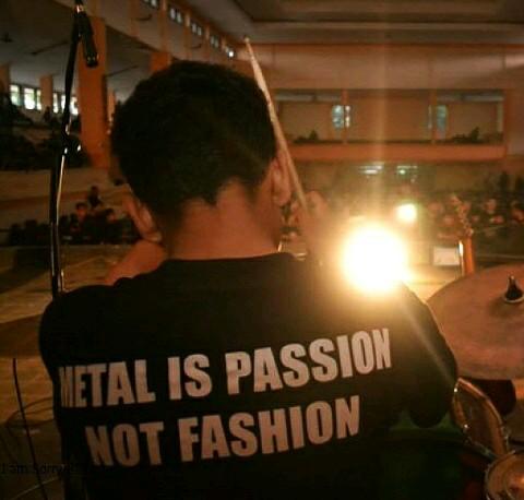 jadilah diri sendiri dengan gaya mu sendiri 
be yourself with your own style