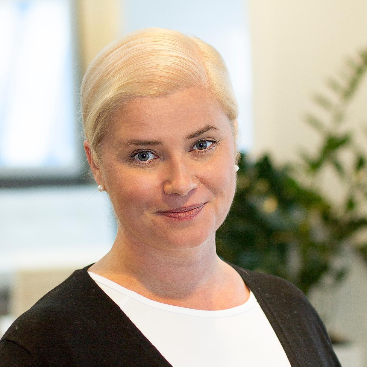 Communications Manager, Financial Communications & Investor Relations @ElisaOyj Laiska twiittaaja, työstä ja vähän sen vierestäkin.