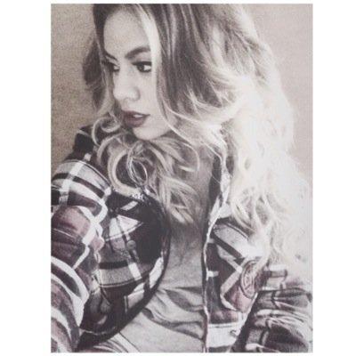 Dinah love u follow @jaureyers