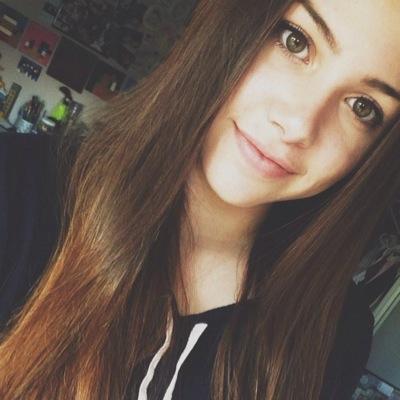 crack a smile - @turnthepge c: 
owners- @amelia_is_rad & @idkoakley ❤️