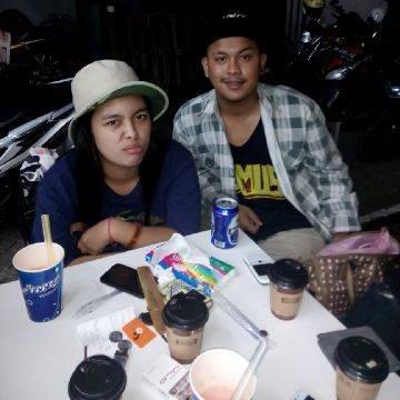 . (‾▽‾)♉  Siswi SMK PGRI 03 Kota Malang |RPL XI C| B'day 07Sep |



Never too late to start something. 
Unless you want to end. :)