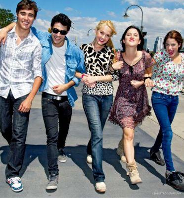 io ho un sogno nella vita,..........incontrare il cast di  violetta
