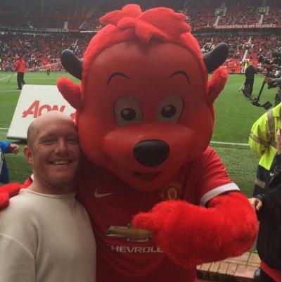 loves sport  , lives with 3 women , and supports...THE GREATEST TEAM IN PREMIER LEAGUE HISTORY...#MUFCFamily...and will follow everyone back...