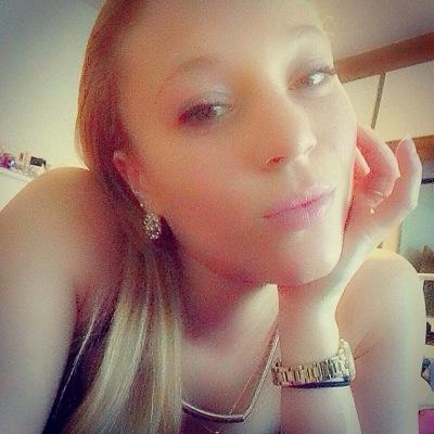 _MissChen_'s profile picture. La vita e una benedizione (lifes a blessing) LoveLiveLife ♊️GeminiPrincess Cherish everyday! No one knows whats around the corner.....