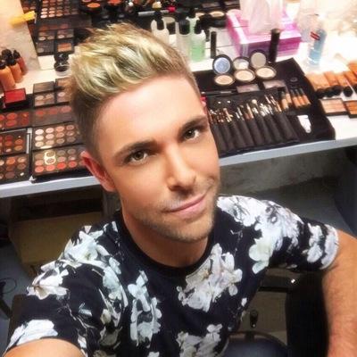 Fan2Sam's profile picture. Salut ! moi c'est Amélie Fan de Sam Zirah ❤️❤️❤️ : Journaliste/Chroniqueur @NonStopPeople canal 47 - LMDB4 NRJ12 - Programmateur Guests @nonstoppeople