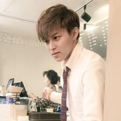 สวัสดีครับผม ซองจิน ไม่ใช่ จงจิน ผมน้องพี่ซองมินนะครับไม่ใช่พี่เยซอง oh yeahhhh just bot not real #ฟอลแบคทุกบอทที่คุยครับผม -131006-