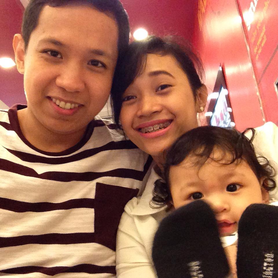 Bruha. Ambisyosa. Diosa. Kasalukuyang taga tuos ng perang Hindi naman Sa aken. Hands-on mom kay Therdorable :)