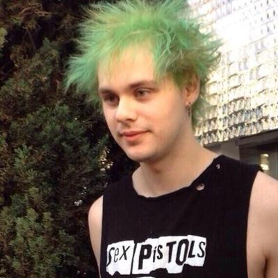 please follow @soulpunclifford bc I'm cool?