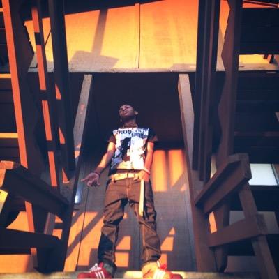 Tàkèn Don't Follow if haten 
Cash Kvng Glo Kvng
Aliya