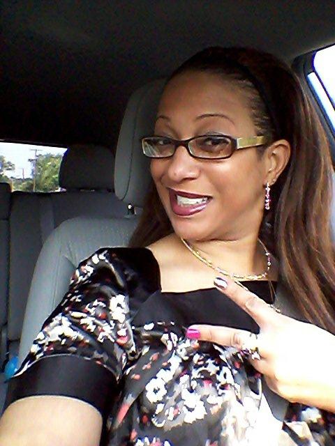 hollydjones1974's profile picture. 