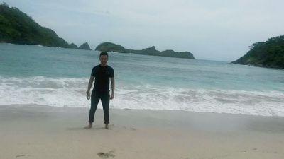 AgilRizqi's profile picture. The Man Behind The Gun