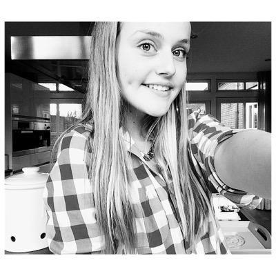 IK ben de aller aller grootste fan @_meikemarks_ :D meike is LEUK mwihihihihi