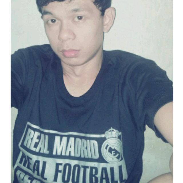 den_potgieter's profile picture. Embrace me