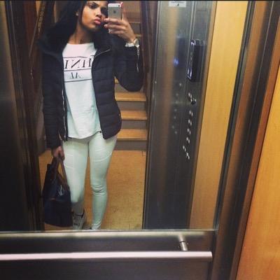 RaissaOmr's profile picture. ✋✋✋✋