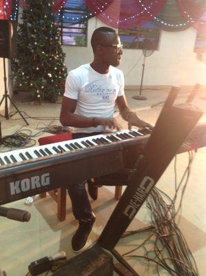 atoyola's profile picture. A pianist/songwriter Press the FF button 7F70A196