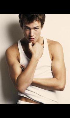 {16}Gryffindor»Mejor que no te metas con mis amigos»Rujo como un leon »Patronus Aguila»Gran cazador«#Potterrunes