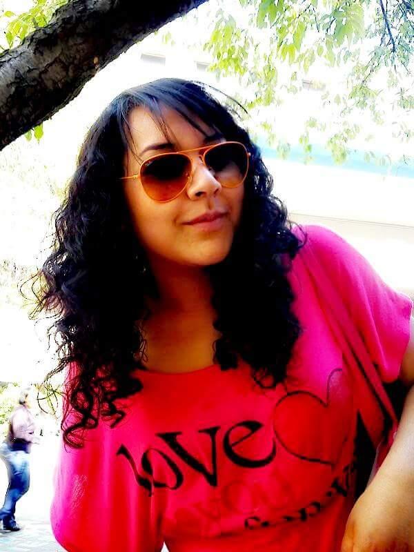 chulalozloz's profile picture. no se trata de sentir el frío sino de buscar el calor 3 :-)