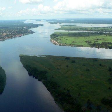 Journaliste #RDC, de retour chez @AfrikInfo | Il y a quelque chose là-bas (...) quelque chose que tout le monde regarde et que personne ne voit (Colette)