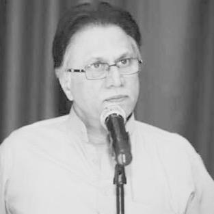 جس شخص کا ایک ایک لفظ آب زر سے لکھے جانے کے قابل ہے اسی شخص کا فین اکاونٹ ہے۔ لوگ اس شخص کو حسن نثار کے نام سے جانتے ہیں۔