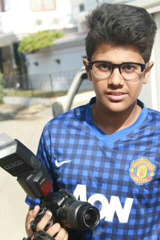 Saadu |  BehuodaAadmi|14 | 31Oct | Scorpio| Kik: JaanChoroBiBi| Photographer | Event Organizer | Follow ka button hazir hai |