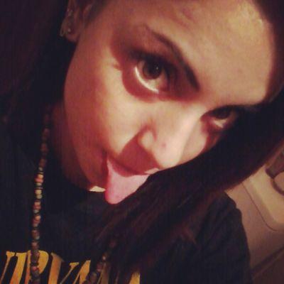 BelVrn15's profile picture. Ella tenía una mirada tan vacía, tan oscura, la miré fijamente y me perdí en un mar sombrío de melancolía, supe que su mundo era un infierno de sufrimientos