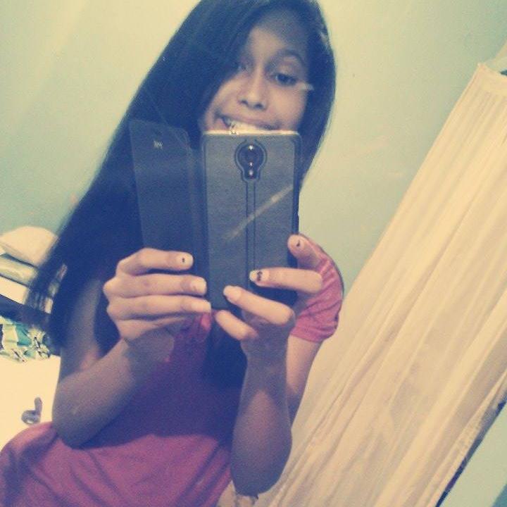 Hola Soy Stefany , Me Dice Taty , Soy Mormona Y Directioners Tengo Una BFF Que Se Llama Andreini Y Soy Feliz Como Soy . I LOVE SUD