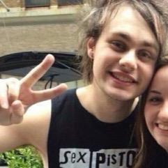 i gave you this free follow so can you please help me with my michael follow and rt the link below ? ❤️